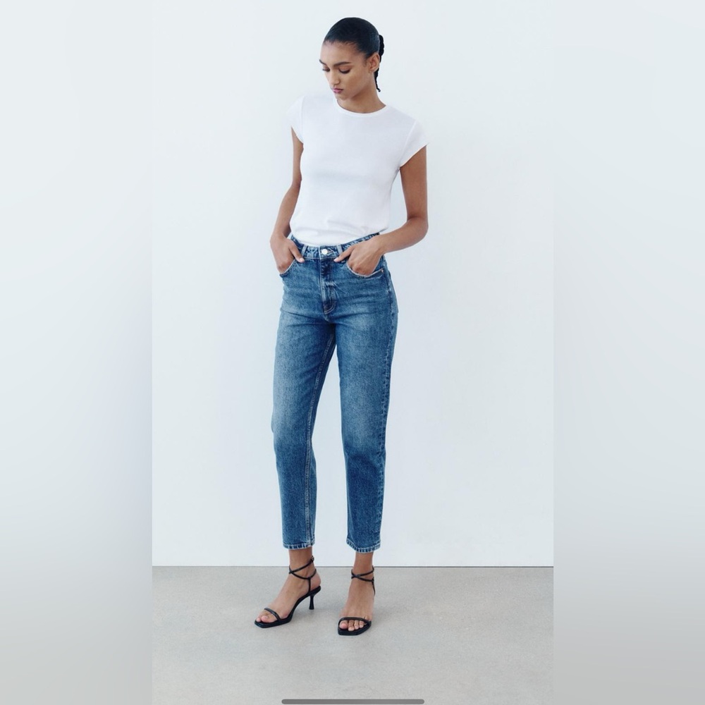 Women’s Zara Mom Jeans Size 6